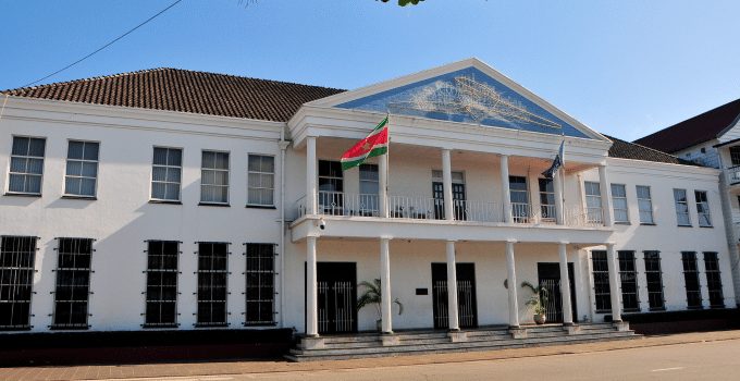 Nieuwe directeur voor de Centrale Bank van Suriname