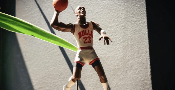 Michael Jordan klimt naar hoogtepunt als ‘Rijkste Basketballer’ ooit