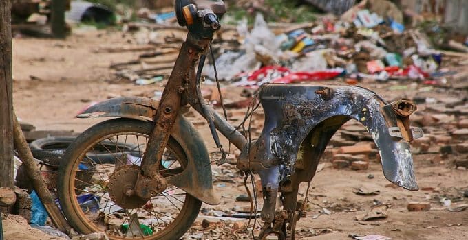 Politie Henar arresteert man na melding van bromfietsdiefstal