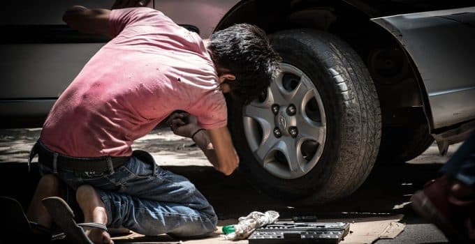 Automonteurs in Suriname bedriegen klanten met zelfgemaakte bonnen