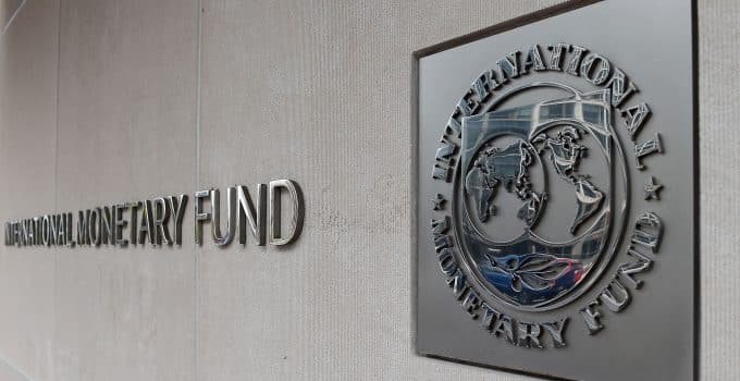 Suriname behaalt derde evaluatie bestuursraad IMF