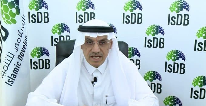 IsDB-functionaris Al Jasser bespreekt Surinaamse projecten met president Santokhi