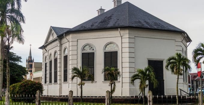 paramaribo-suriname-kerk