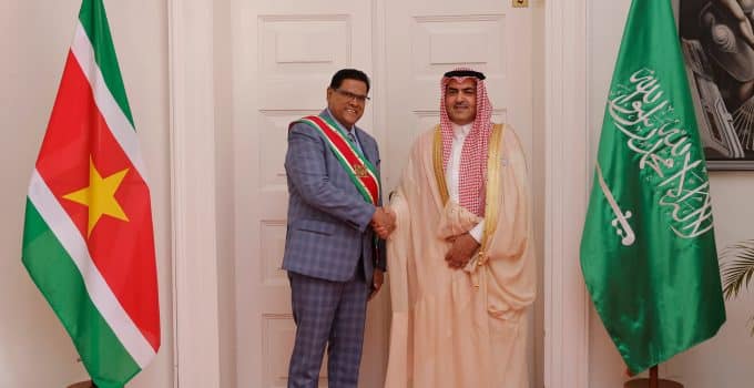 President Santokhi verwelkomt Saudi-Arabische ambassadeur en versterkt bilaterale samenwerking