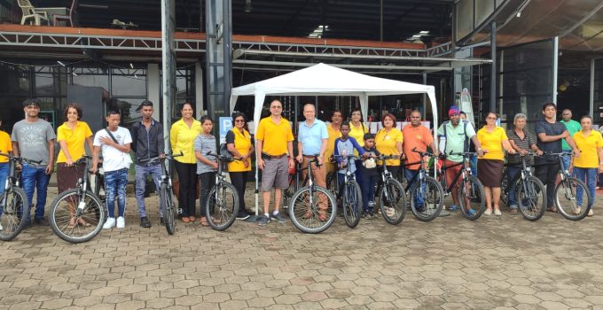 Rotarians ondersteunen het OHM-fietsenproject