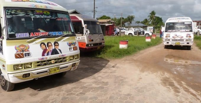 Bus- en boottarieven OBS verdubbeld in Suriname