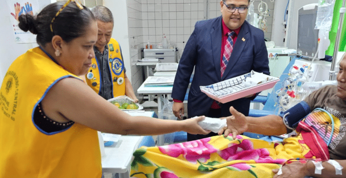 Lions Club Paramaribo verspreidt Kerstvreugde met fruitdonaties aan diverse instellingen