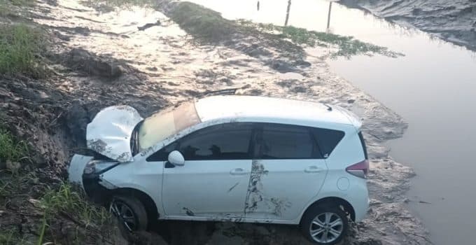 Drie gewonden bij ernstig verkeersongeval kruising Manjadam en Meerzorgweg