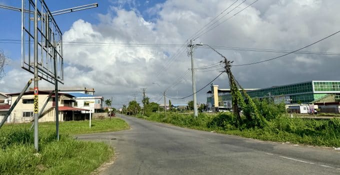 Autohandelaar: Terreinwagens in Suriname vaker gebruikt om de show te stelen dan voor offroad rijden