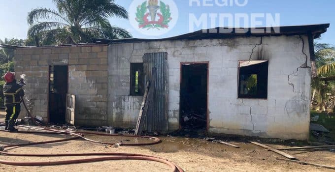 Buurman redt leven buurvrouw (64) en jongen (4) bij woningbrand