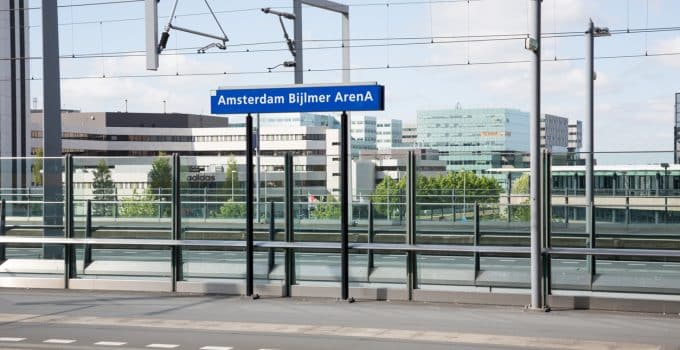 amsterdam bijlmer nederland trein station vervoer