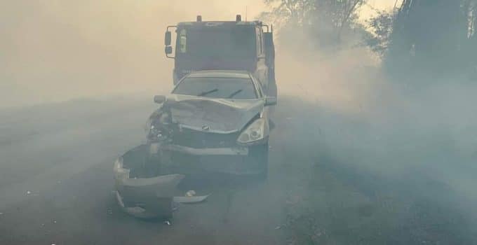 Twee verkeersongevallen op de Oost-Westverbinding vermoedelijk door rookontwikkeling