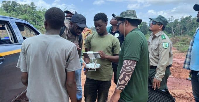 Drone training voor versterking milieubeheer in Surinaamse mijnbouwsector