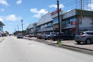 suriname paramaribo straat winkel supermarkt best mart