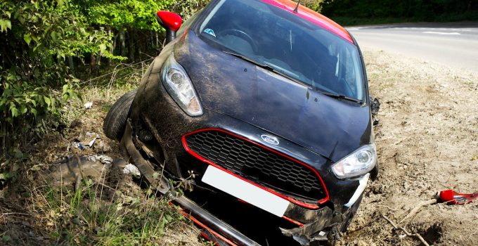 Surinamers betalen hoge bedragen voor afgekeurde schadeauto’s uit het buitenland, zegt klokkenluider