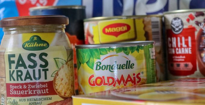 Wat moeten ouders in Suriname hun kinderen vertellen als er geen geld is om eten te kopen?