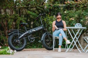 KIVC waarschuwt voor risico’s bij gebruik e-bikes in Suriname