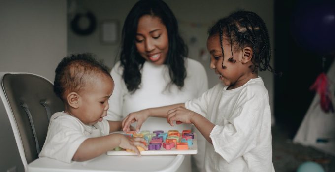 Verontwaardiging over Surinaamse moeder die kind achternaam van Nederlandse stiefvader wil geven