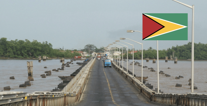 Financiële waakhonden in Suriname op scherp na interventie in buurland Guyana