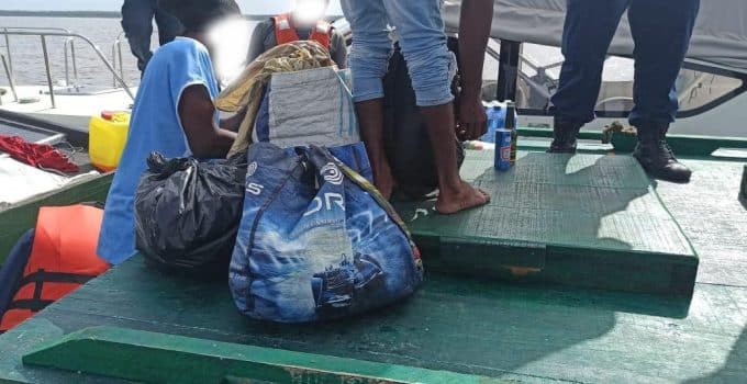 Guyanese mannen zonder legale status aangehouden tijdens rivierpatrouille