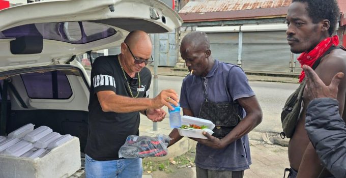 Louis Vismale, een iconische Surinaamse held, blikt op geboortedag terug op vele successen