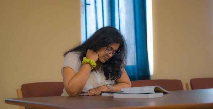 vrouw student scholier leren studeren