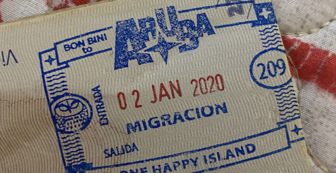 Niet alleen Surinamers kampen met hoge ticketprijzen: Aruba naar Curaçao kost €264 euro