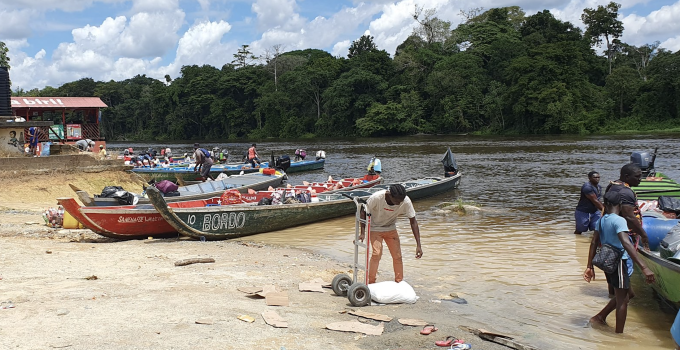 Nederlanders: Prachtige binnenland van Suriname maakt vliegticket van €1700 de moeite waard