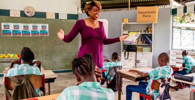 Ouders angstig om kinderen in te schrijven op school ver van huis