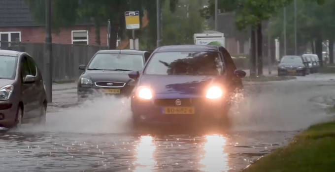 Ook Nederlandse wegen zouden met stortbuien die Suriname teisteren onderwater lopen