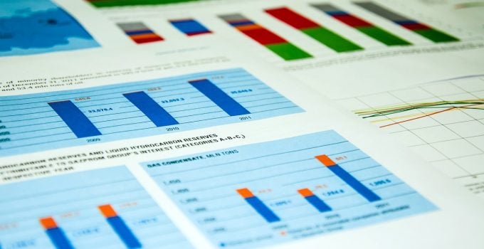 Stichting nationale bloedbank overhandigt jaarverslag 2023 aan Santokhi