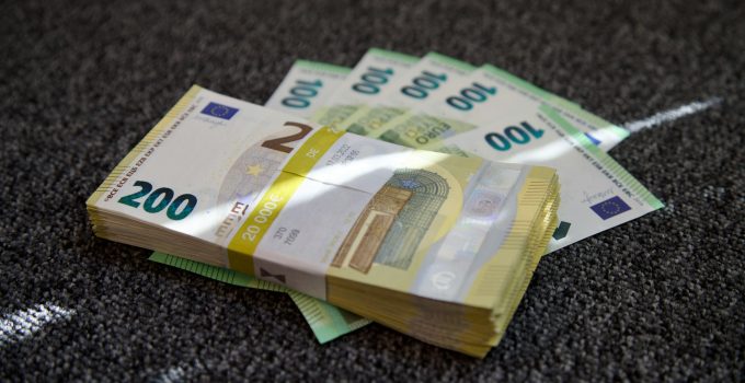 Surinamers in Nederland kunnen dit jaar nog €33.000 belastingvrij verdienen