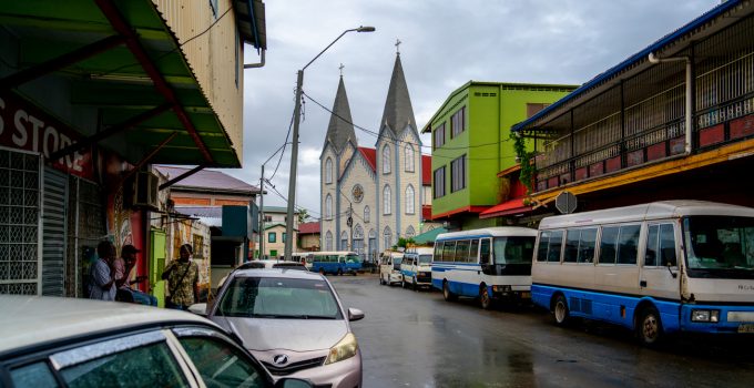 Naar Suriname geremigreerde Nederlander heeft al na een maand spijt: ‘Het is vreselijk saai hier’