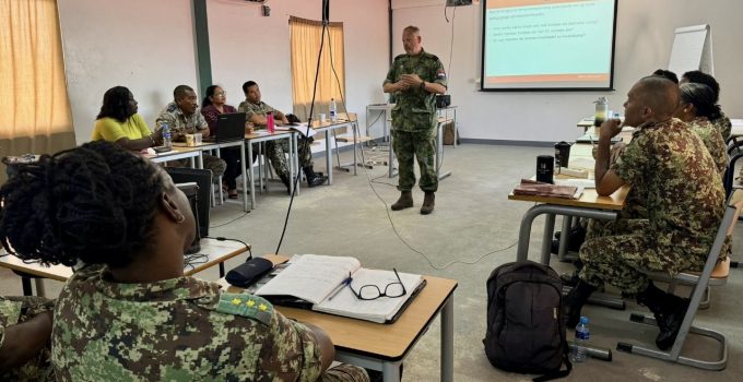 Nederlandse Defensie steunt Defensiemanagement in Suriname