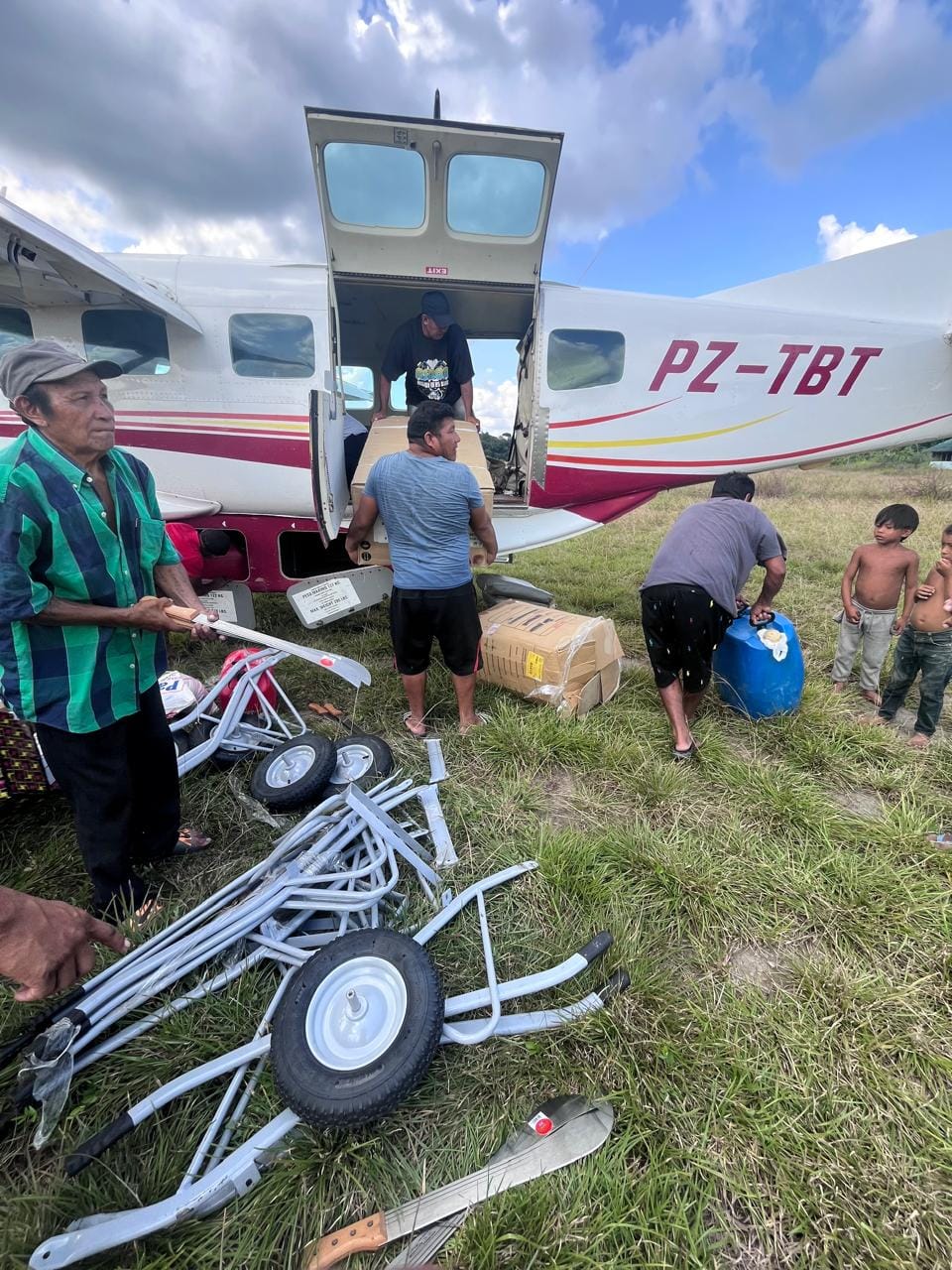 Door hitte getroffen inheemse dorpen Zuid-Suriname voeren proefproject uit om voedselvoorziening te garanderen