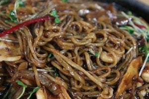 Bij Chinese restaurants krijg je in Suriname het meeste eten voor je geld, zegt lifestyledeskundige