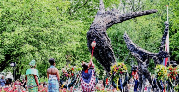 Jaarlijkse Marronherdenking bij Slavernijmonument in Nederland