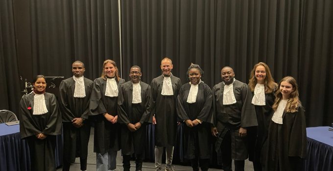 Surinaamse studenten nemen deel aan experimenteel Moot Court-evenement in Amsterdam