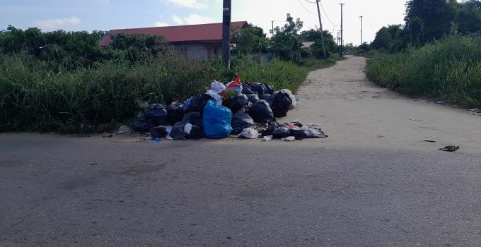 Wegwerpmentaliteit maakt van Suriname een vuilnisbelt