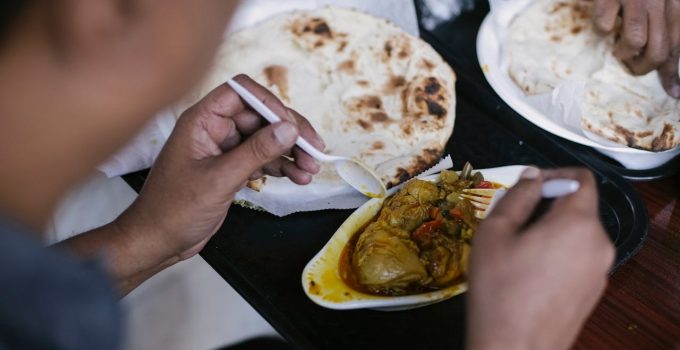 masala kerrie roti naan indiaas eten gerecht restaurant