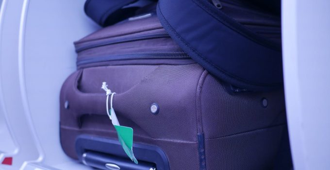 reizen koffer vliegtuig baggage passagier