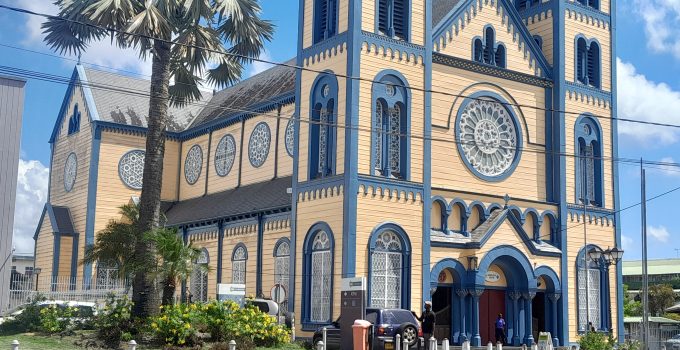 suriname paramaribo kathedraal kerk