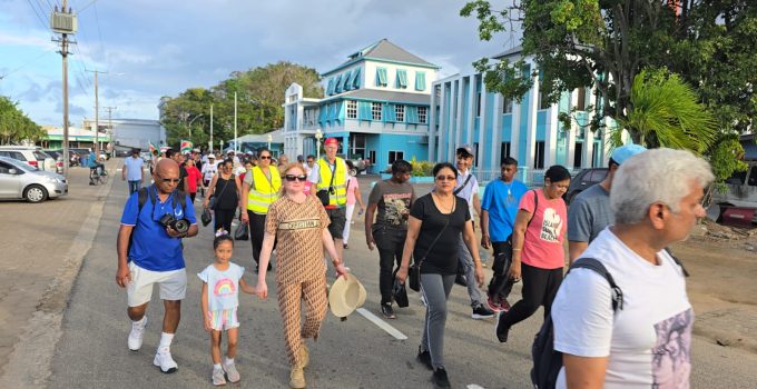 Succesvolle wandelloop in Nickerie ter gelegenheid van Wereld Aids Dag