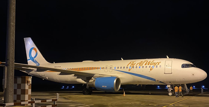 Nieuwe Airbus A320 aangekomen op de Johan Adolf Pengel International Airport