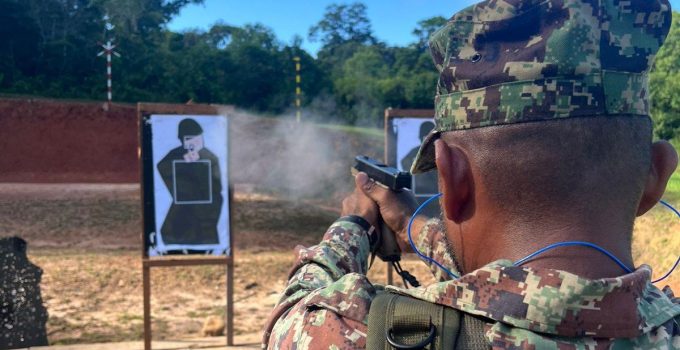 Franse ondersteuning voor gespecialiseerde militaire training in Suriname