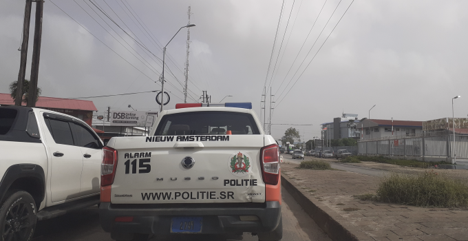 paramaribo suriname verkeer straat politie kps