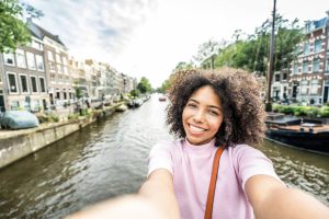 vrouw dame nederland amsterdam gracht