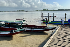 Nederlandse oud-militairen houden van Suriname maar zien een land in zwaar weer