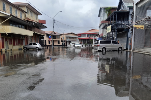 stad paramaribo onderwater overstroming suriname 2