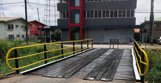 Herstelde verbindingsbrug Pluto- en David Simonstraat biedt opluchting voor buurtbewoners